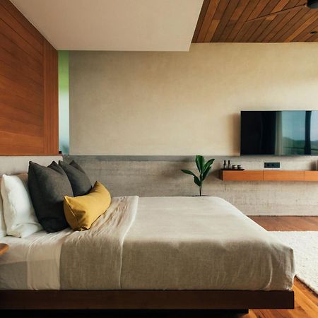 Hotel Tampah Hills Selong Belanak Exterior foto